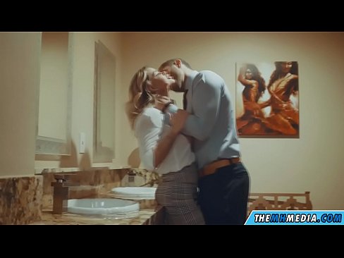 ❤️ Ke hoʻowalewale ʻia ʻoe e kahi blonde busty i kahi lumi hoʻomaha ākea ❤️❌ Fucking video  ma haw.nastypornpics-com.ru ❌️❤